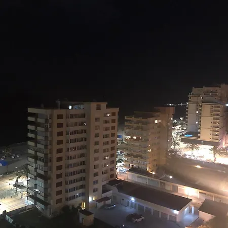 Penthouse Calle Pulpo 푸엔히롤라